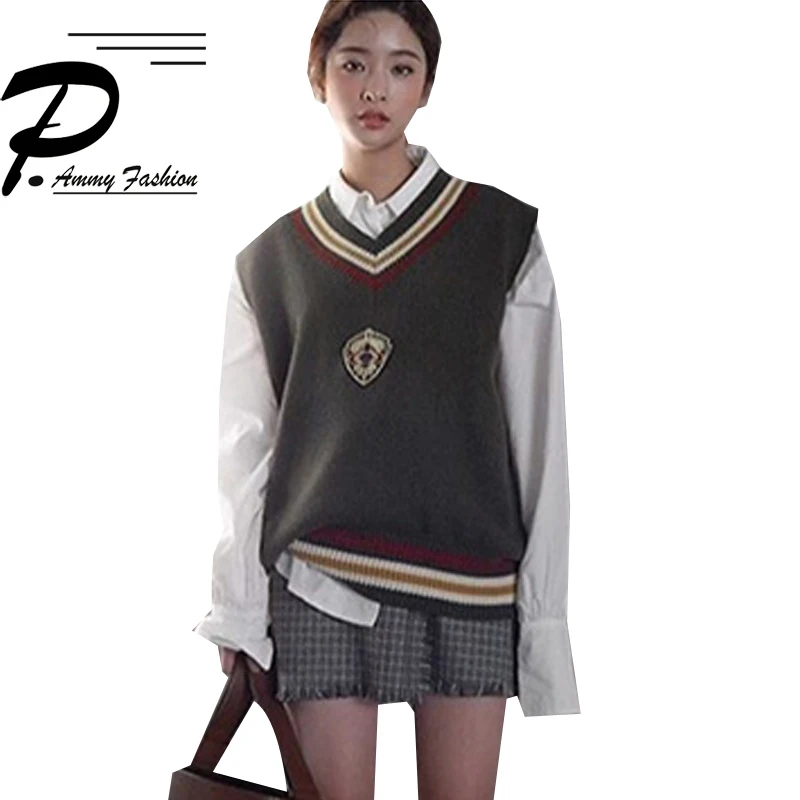 Korean Women Autumn Winter new V-neck badge college wind knitted Sweater Vest 2018 Sleevesses Pullovers Tops
Korean Women Autumn Winter new V-neck badge college wind knitted Sweater Vest 2018 Sleevesses Pullovers Tops