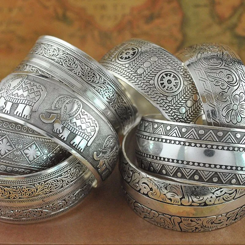 Fashion Ethnic Square Flower Metal Carved Wide Ancient Tibetan Silver Bangles Vintage Retro Tribal Bracelets Bangles For Women
Fashion Ethnic Square Flower Metal Carved Wide Ancient Tibetan Silver Bangles Vintage Retro Tribal Bracelets Bangles For Women
