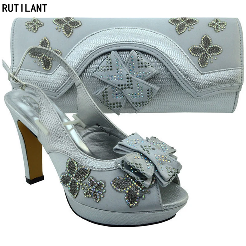 Latest Sliver Color Italian Shoes with Matching Bag Set for Women High Quality African Women Shoe and Bag To Match for Parties
Latest Sliver Color Italian Shoes with Matching Bag Set for Women High Quality African Women Shoe and Bag To Match for Parties