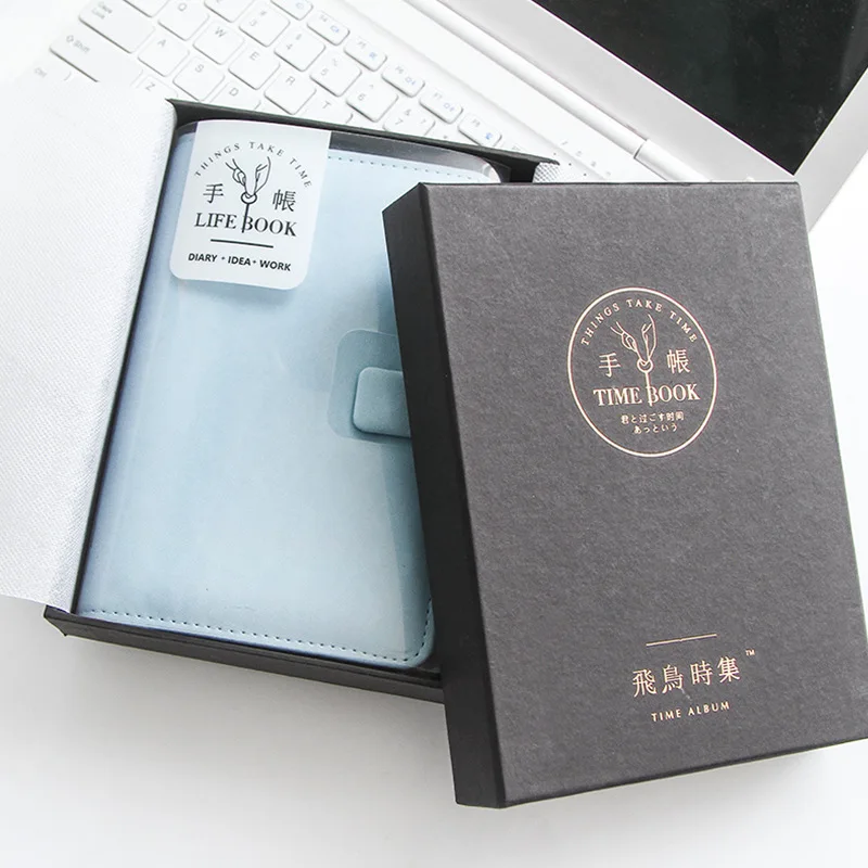 1pcs notebook loose-leaf solid retro simple leather hand book A6 original notebook with Gift Box creative cards storage memo pad
1pcs notebook loose-leaf solid retro simple leather hand book A6 original notebook with Gift Box creative cards storage memo pad