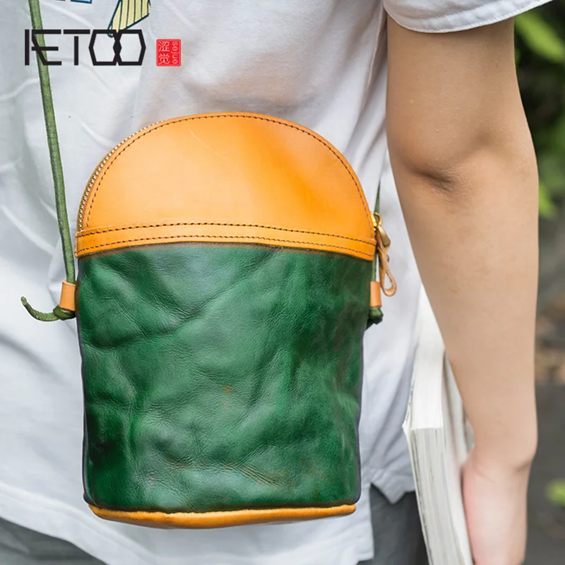 AETOO Literary retro handmade cowhide satchel, mori soft leather shoulder bag, small fresh leather bucket bag
AETOO Literary retro handmade cowhide satchel, mori soft leather shoulder bag, small fresh leather bucket bag