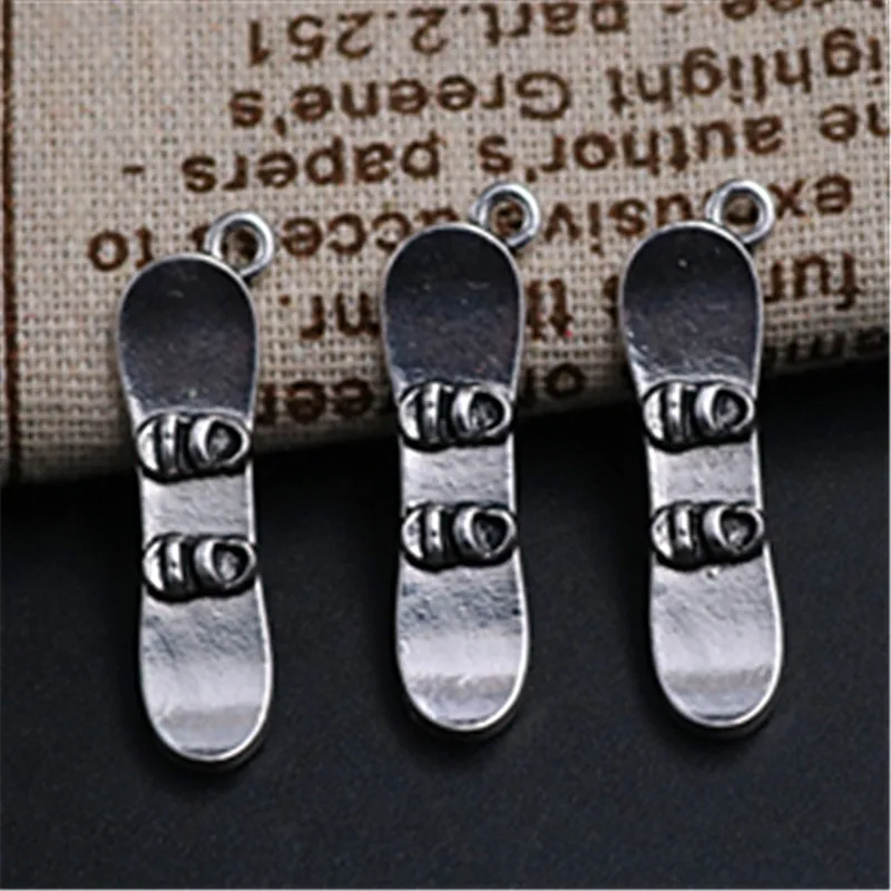 WKOUD 4pcs Antique silver new 3D winter snowboard skating charm DIY fashion metal necklace bracelets alloy pendants A1337
WKOUD 4pcs Antique silver new 3D winter snowboard skating charm DIY fashion metal necklace bracelets alloy pendants A1337