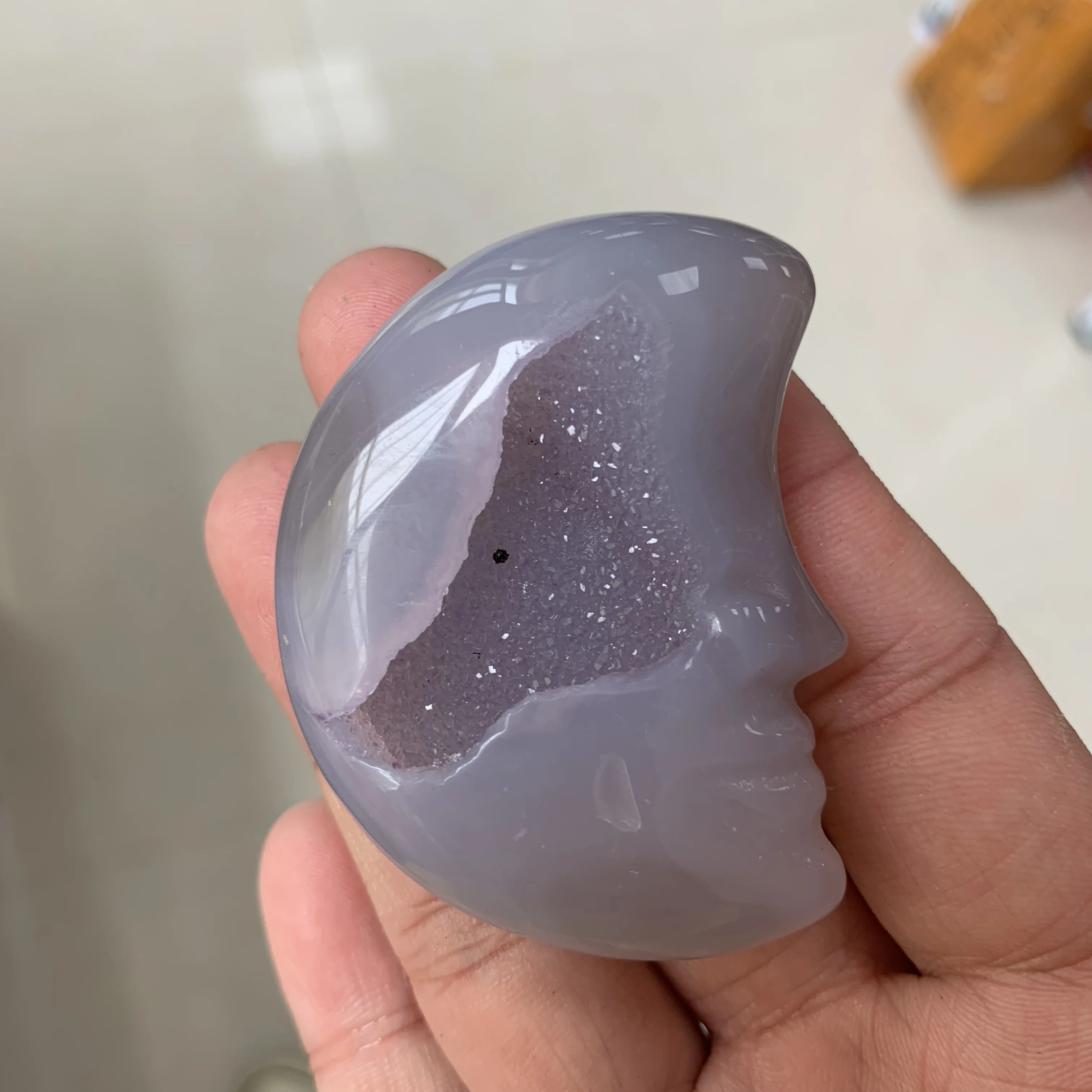 Free Shipping Cheap Price Beautiful Natural Agate Geode Quartz Crystal Moon for Gift
Free Shipping Cheap Price Beautiful Natural Agate Geode Quartz Crystal Moon for Gift