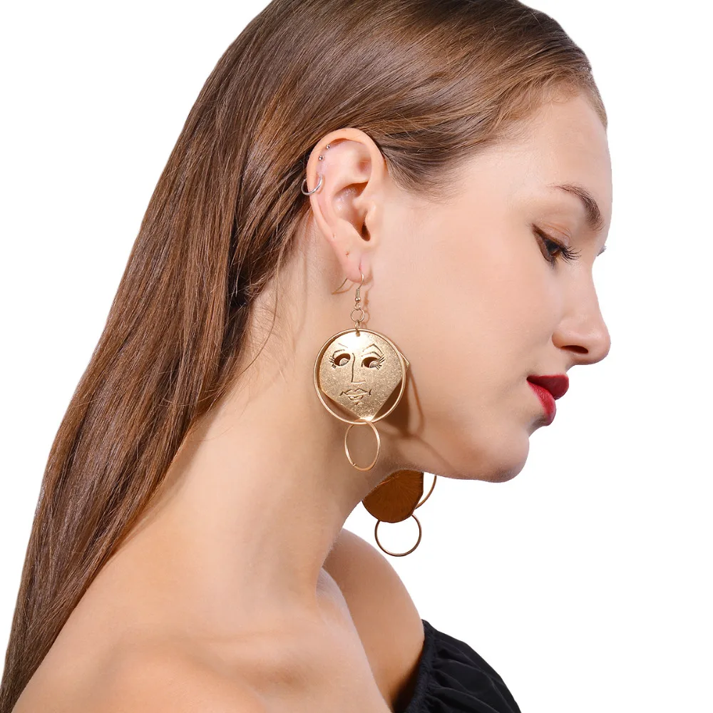 Trendy Face Circle Drop Dangle Earrings Carving Hollow Face Pattern Drop Earrings Gold Color Ears Accessories
Trendy Face Circle Drop Dangle Earrings Carving Hollow Face Pattern Drop Earrings Gold Color Ears Accessories