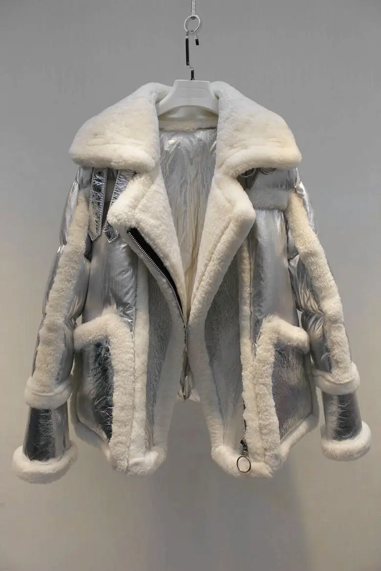 2018 winter new women's Patent leather fashion sheep fur shearling wool front white duck down back biker jacket coat
2018 winter new women's Patent leather fashion sheep fur shearling wool front white duck down back biker jacket coat