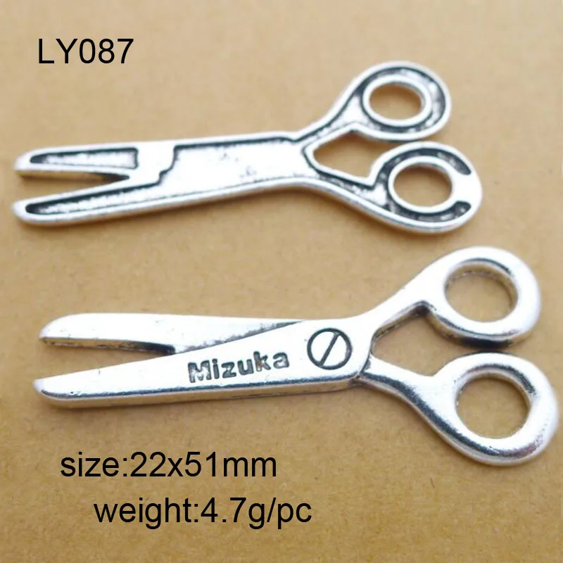 25pcs Antique Silver Alloy Scissor Charm Vintage Jewelry Findings Accessories 22x51mm
25pcs Antique Silver Alloy Scissor Charm Vintage Jewelry Findings Accessories 22x51mm