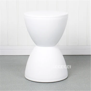 New WL093 Modern Simple Nordic Small Stool High-quality Outdoor Household Creative Plastic Stool Family Hall Change Shoes Stool
New WL093 Modern Simple Nordic Small Stool High-quality Outdoor Household Creative Plastic Stool Family Hall Change Shoes Stool
