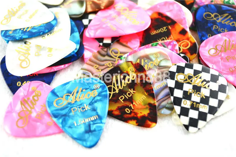 Lots of 50pcs Alice Hot Stamping Celluloid Electric/Acoustic Guitar Picks 6 Thickness Optional Free Shipping
Lots of 50pcs Alice Hot Stamping Celluloid Electric/Acoustic Guitar Picks 6 Thickness Optional Free Shipping
