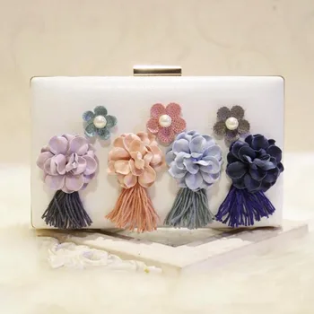 2018 New Women Pearl Decoration Evening Clutches Bags Ladies 3D Flower Wedding Bag Tassel Day Clutch Purse Female Party Bag
2018 New Women Pearl Decoration Evening Clutches Bags Ladies 3D Flower Wedding Bag Tassel Day Clutch Purse Female Party Bag