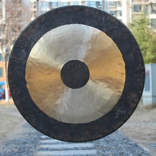 8 inch 20cm Chau Gong The 100% handmade Chinese chao gong with 1 free mallet(without stand)
8 inch 20cm Chau Gong The 100% handmade Chinese chao gong with 1 free mallet(without stand)