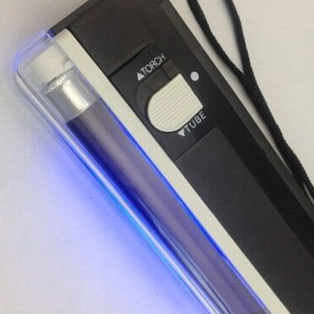 Counterfeit Currency Bill Fake Banknotes Passposts Security Check Handheld UV Lamp Light Torch Led Flashlight Money Detector
Counterfeit Currency Bill Fake Banknotes Passposts Security Check Handheld UV Lamp Light Torch Led Flashlight Money Detector