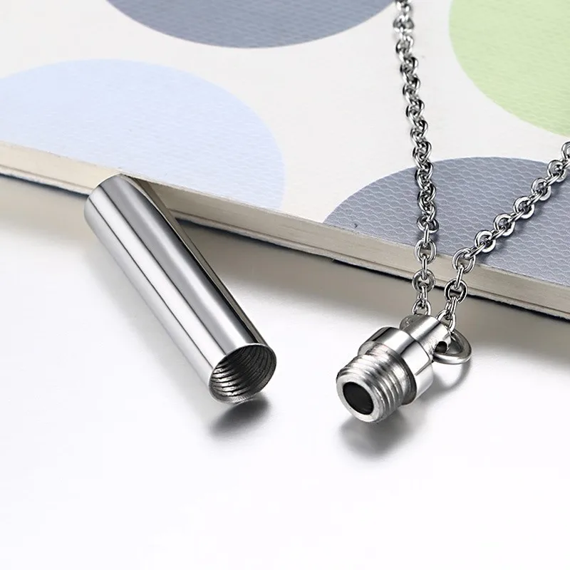 

Men Woman Capsule Pendant Necklace in Open Cylindrical Pendants Stainless Steel Remembrance Jewelry Pill Filler Kit