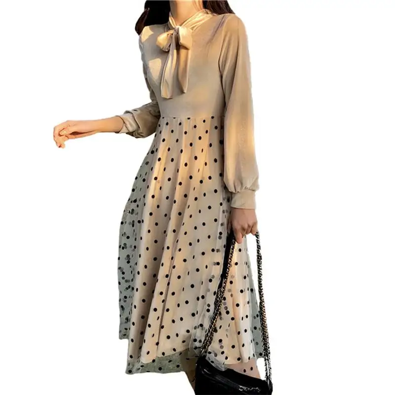 Women 2019 Spring Autumn Retro Velvet Stitching Polka Dot Mesh Dress Female Lantern Sleeve Solid Bow Dress Chic A-Line Dress L95
Women 2019 Spring Autumn Retro Velvet Stitching Polka Dot Mesh Dress Female Lantern Sleeve Solid Bow Dress Chic A-Line Dress L95