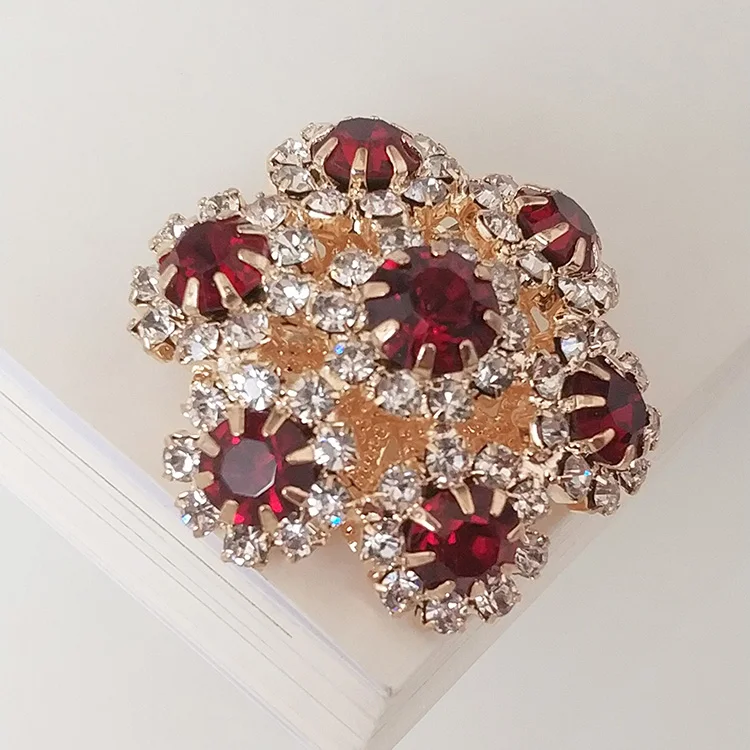 DIY high quality bling-bling red round Rhinestone Button snowflake pattern Coat button
DIY high quality bling-bling red round Rhinestone Button snowflake pattern Coat button