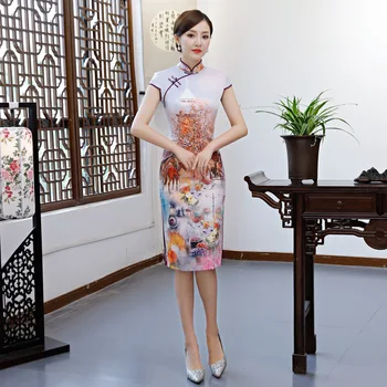 Chinese Style Women Cheongsam Summer Rayon Satin Daily Dress Printed Vestidos Vintage Handmade Button Stage Show Qipao M-3XL
Chinese Style Women Cheongsam Summer Rayon Satin Daily Dress Printed Vestidos Vintage Handmade Button Stage Show Qipao M-3XL