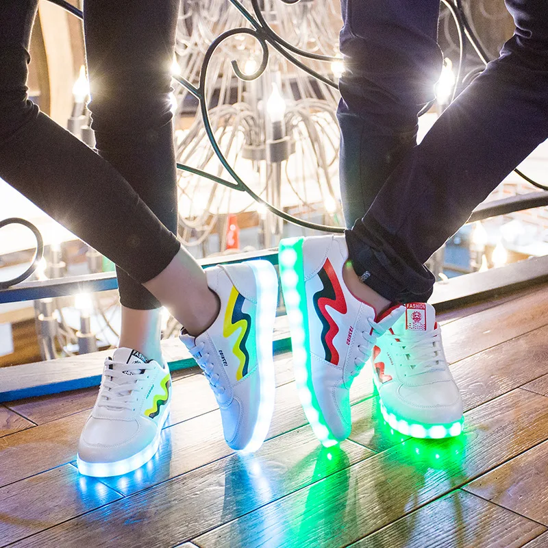 2019 Luminous Sneakers for Girls Led Shoes USB Illuminated Krasovki Light up Shoes for Women Glowing Sneakers with Backlight
2019 Luminous Sneakers for Girls Led Shoes USB Illuminated Krasovki Light up Shoes for Women Glowing Sneakers with Backlight
