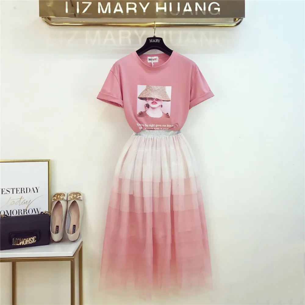 Amolapha Women Letters Pattern Printed Tshirts Tops+High Waist Gradient Color Maxi Skirts 2PCS Set Clothes Suit
Amolapha Women Letters Pattern Printed Tshirts Tops+High Waist Gradient Color Maxi Skirts 2PCS Set Clothes Suit