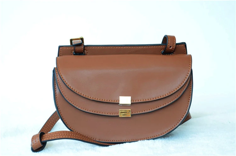 The new female package of the moon package leather handbags women leather Messenger bag shoulder bag
The new female package of the moon package leather handbags women leather Messenger bag shoulder bag
