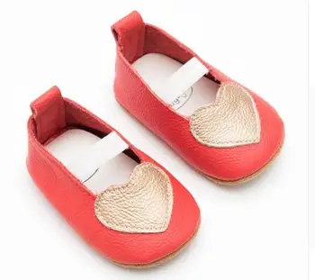 Heart-Shaped Genuine leather baby moccasins shoes Newborn baby girls princess shoes soft rubber bottom baby shoes 3 colors
Heart-Shaped Genuine leather baby moccasins shoes Newborn baby girls princess shoes soft rubber bottom baby shoes 3 colors