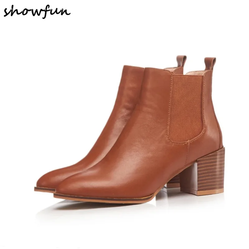 Women's genuine leather slip-on Chelsea boots thick high heel autumn short booties high quality warm plush ankle boots shoes
Women's genuine leather slip-on Chelsea boots thick high heel autumn short booties high quality warm plush ankle boots shoes