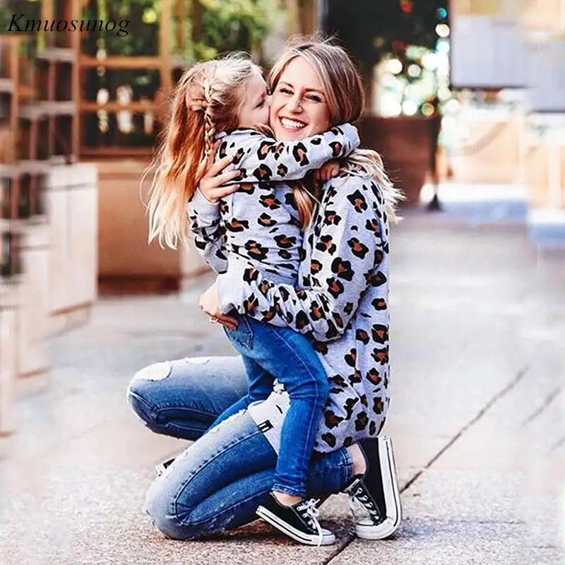 Mother And Daughter Family Matching Women Girl Boys Fashion Autumn Sweatshirt Tops Clothes Leopard Print Pullover Tops C0343
Mother And Daughter Family Matching Women Girl Boys Fashion Autumn Sweatshirt Tops Clothes Leopard Print Pullover Tops C0343