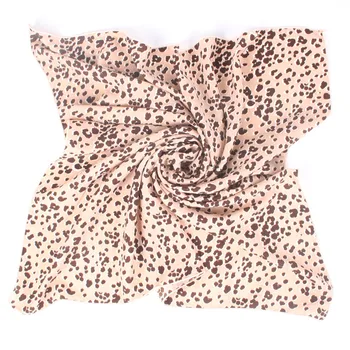 YOUHAN 2018 Luxury Brand Women Scarf 70*70cm Scarfs Leopard Grain Lady Square Scarf 3 Colors Head Scarf Hijab Free shippiing
YOUHAN 2018 Luxury Brand Women Scarf 70*70cm Scarfs Leopard Grain Lady Square Scarf 3 Colors Head Scarf Hijab Free shippiing