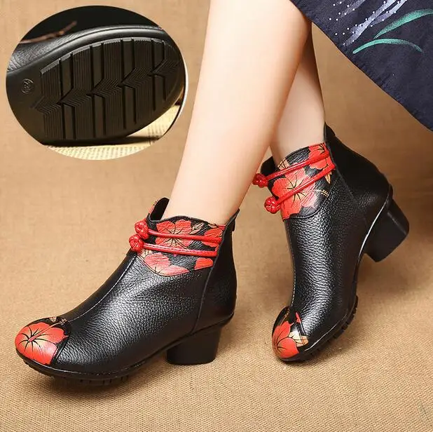 RUSHIMAN Autumn Winter Shoes Woman Genuine Leather Ankle Boots Soft Cowhide Velvet Short Boots
RUSHIMAN Autumn Winter Shoes Woman Genuine Leather Ankle Boots Soft Cowhide Velvet Short Boots