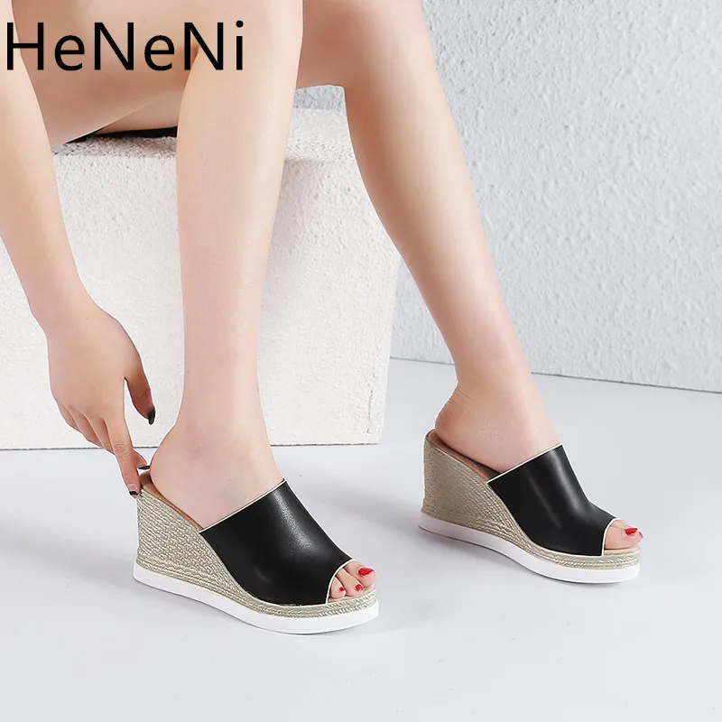 Summer Women Sandals Wedge Platform Slippers Slip on Open Toe Wedge sandals Women's Party shoes Beach slippers Plus size 33-43
Summer Women Sandals Wedge Platform Slippers Slip on Open Toe Wedge sandals Women's Party shoes Beach slippers Plus size 33-43