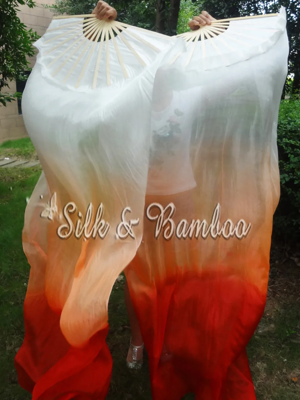 white-orange-red, 1 pair=1pc right+1 pc left 1.8m*0.9m(71"*35") hand painted belly dance silk fan veil, real flowy silk
white-orange-red, 1 pair=1pc right+1 pc left 1.8m*0.9m(71"*35") hand painted belly dance silk fan veil, real flowy silk