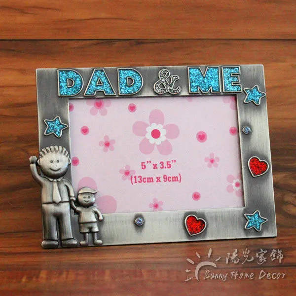 Mother's / Father's Day Gift Mum & Me / Dad & Me Photo Frame Metal Art Craft Home Desktop Decoration Ornaments
Mother's / Father's Day Gift Mum & Me / Dad & Me Photo Frame Metal Art Craft Home Desktop Decoration Ornaments