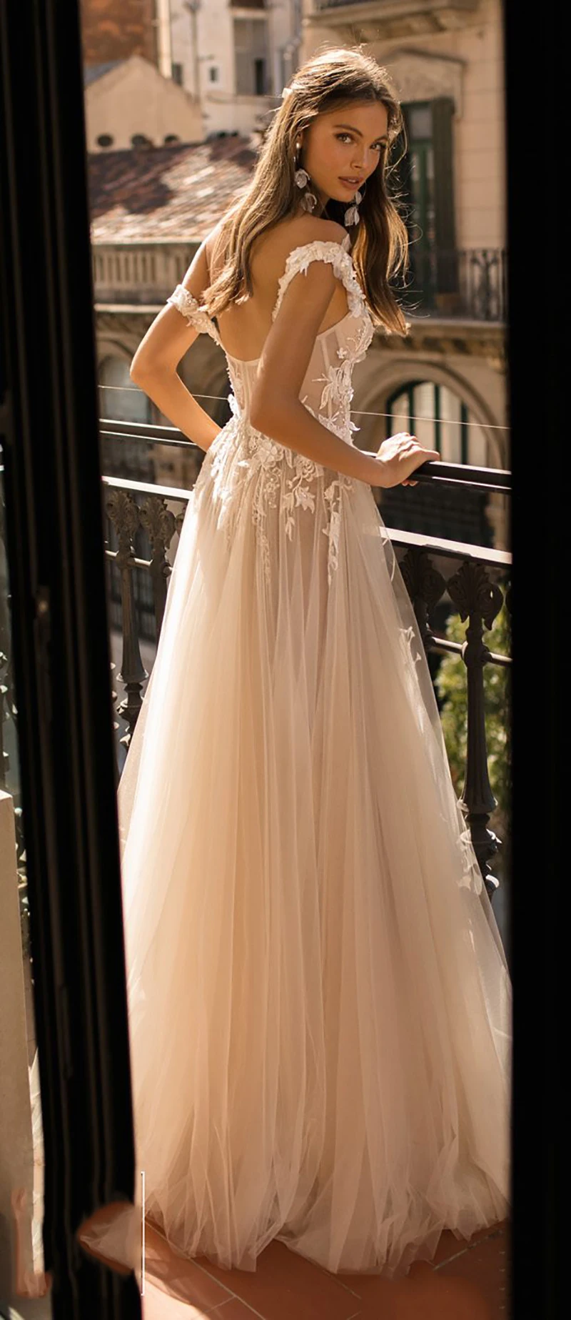 MUSE-by-Berta-Wedding-Dresses-2019-Barcelona-Bridal-Collection-0O7A6022-615x1420