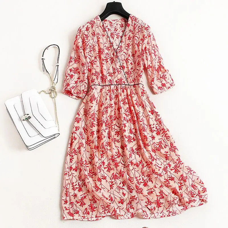 New spring/summer 100% real silk dress, high quality v neck print silk dress. elegant, classic design YM0033
New spring/summer 100% real silk dress, high quality v neck print silk dress. elegant, classic design YM0033