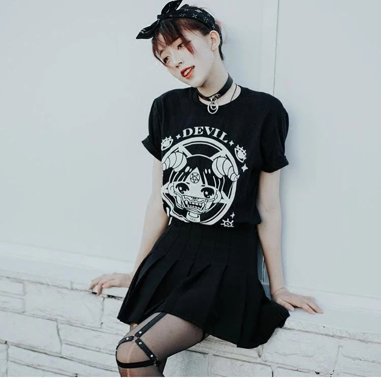 "Devil" Printing Cool Girl Loose T-Shirt Anime Summer Cotton BF Style T Shirt Fashion Casual Short Sleeve TEE Tops Black
"Devil" Printing Cool Girl Loose T-Shirt Anime Summer Cotton BF Style T Shirt Fashion Casual Short Sleeve TEE Tops Black