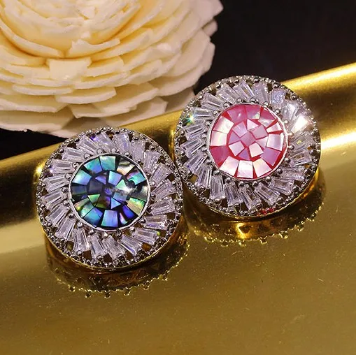 New 5 pcs Fashion High grade metal Rhinestone jacket buttons Accessories Overcoat coat Sweater shirt Button 20mm Free shipping
New 5 pcs Fashion High grade metal Rhinestone jacket buttons Accessories Overcoat coat Sweater shirt Button 20mm Free shipping