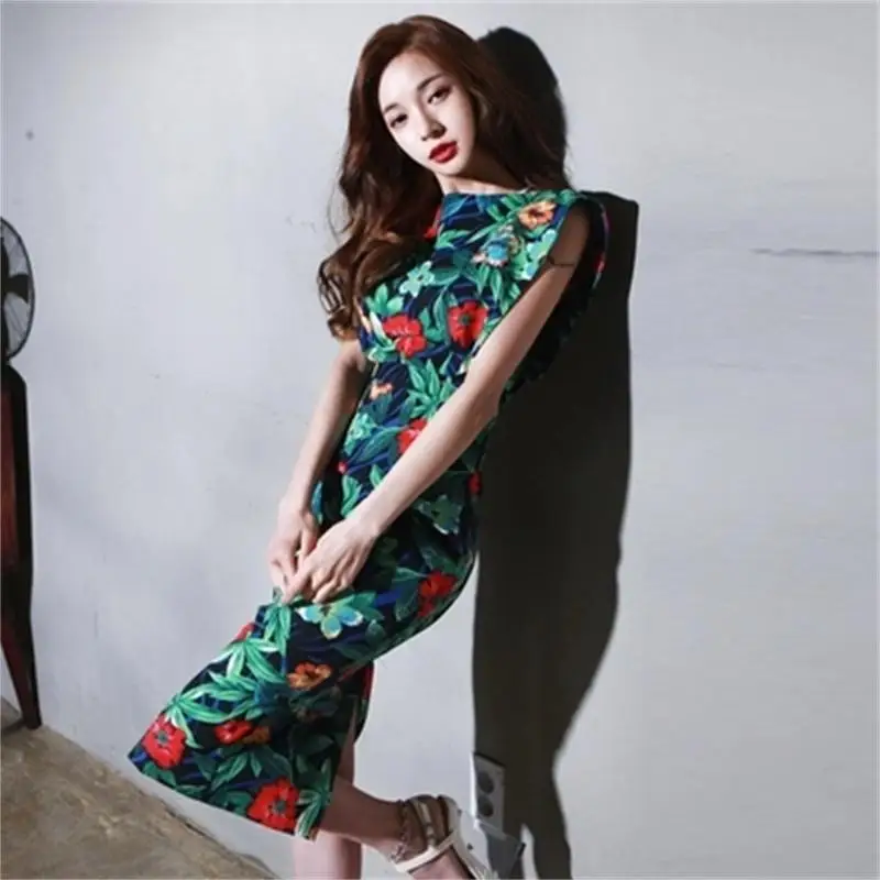 Dress Women Autumn New sexy temperament retro Slim print leaky long section split dress women Vacation beach dress
Dress Women Autumn New sexy temperament retro Slim print leaky long section split dress women Vacation beach dress