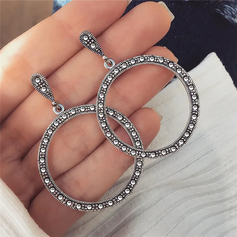 Modyle 2019 Fashion Boho Big Drop Earrings For Women Jewelry Brinco Carved Vintage Tibetan Silver Bohemian Round Earrings
Modyle 2019 Fashion Boho Big Drop Earrings For Women Jewelry Brinco Carved Vintage Tibetan Silver Bohemian Round Earrings