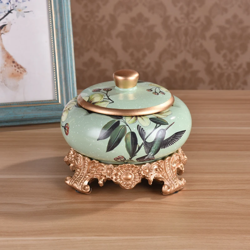 European retro resin ashtray, Modern minimalist creative personality living room decoration coffee table decoration
European retro resin ashtray, Modern minimalist creative personality living room decoration coffee table decoration
