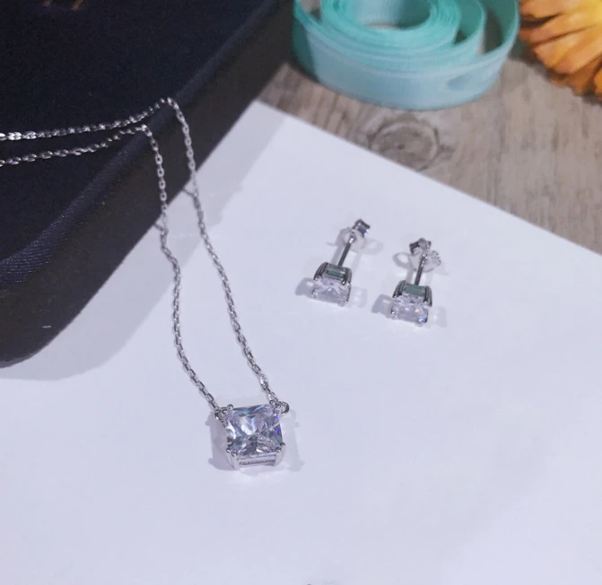 100% 925 Sterling Silver Earrings Jewelry Fashion Tiny CZ Pave Crystal Square Stud Earrings Gift For Women Girls Kids Lady
100% 925 Sterling Silver Earrings Jewelry Fashion Tiny CZ Pave Crystal Square Stud Earrings Gift For Women Girls Kids Lady