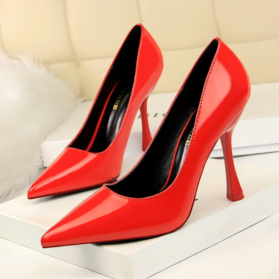 Fashion simple ultra high with patent leather shallow mouth pointed sexy thin single shoes women's shoes high heels
Fashion simple ultra high with patent leather shallow mouth pointed sexy thin single shoes women's shoes high heels