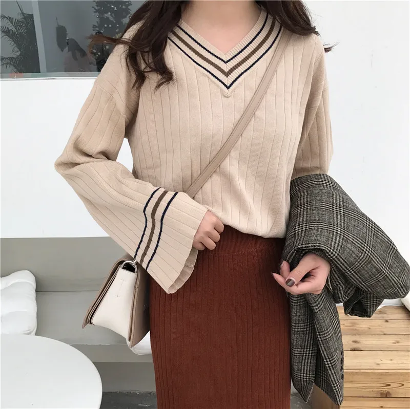 Flare Sleeve Sweaters and Pullovers Autumn Winter Knitted V Neck Sweater Women Fashion Korean Long Sleeve Slim Pullover Tops
Flare Sleeve Sweaters and Pullovers Autumn Winter Knitted V Neck Sweater Women Fashion Korean Long Sleeve Slim Pullover Tops