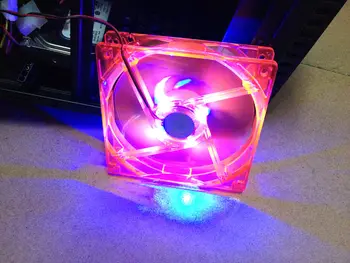 New red color frame 12CM 120MM 25MM with 4 Red Center LED Fan For PC Computer Case Box Cooller Cooling Fan
New red color frame 12CM 120MM 25MM with 4 Red Center LED Fan For PC Computer Case Box Cooller Cooling Fan