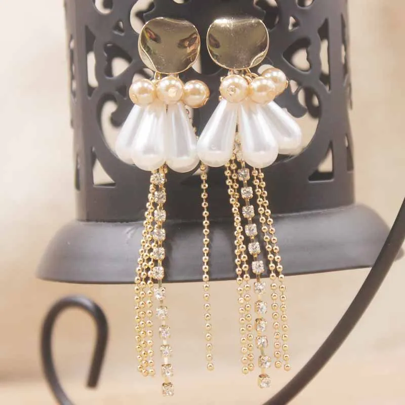 Zinc Alloy classical bohemia gold asymmetric sexy beautiful gift to lover earring tassle needle fashion design baroque Earring 
Zinc Alloy classical bohemia gold asymmetric sexy beautiful gift to lover earring tassle needle fashion design baroque Earring