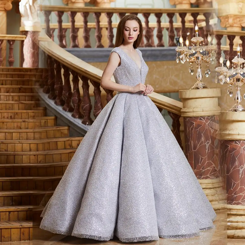 Finove Evening Dress 2019 Long Sparkle Materials Sexy V Neck Backless Ball Gown Formal Party Reflective Dress Robe De Soiree
Finove Evening Dress 2019 Long Sparkle Materials Sexy V Neck Backless Ball Gown Formal Party Reflective Dress Robe De Soiree