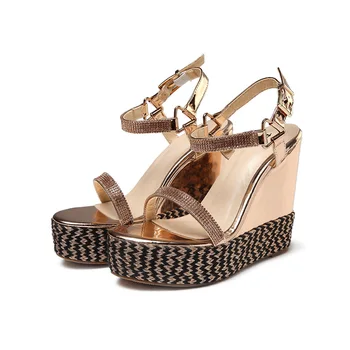 New European and American women's sandals sexy nightclub high-heeled shoes waterproof platform large size buckle wedge sandals
New European and American women's sandals sexy nightclub high-heeled shoes waterproof platform large size buckle wedge sandals