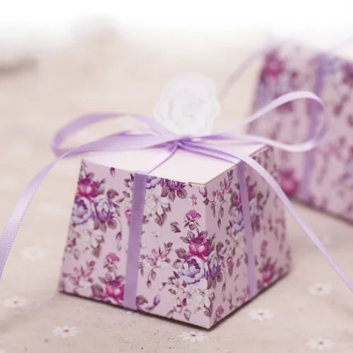 100 Pcs Beautiful Purple Floral Flower Trapezoid Candy Boxes Wedding Favor Gift Box with Ribbons
100 Pcs Beautiful Purple Floral Flower Trapezoid Candy Boxes Wedding Favor Gift Box with Ribbons