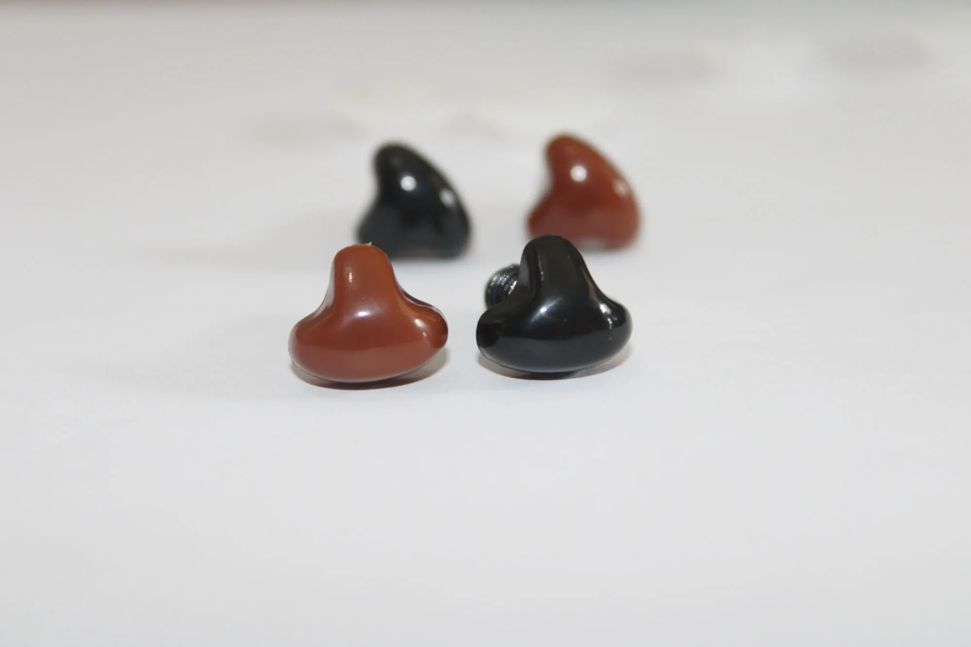 Masckaszem---500pcs wholesale 12x10mm plastic tiny safety toy nose plush doll nose brown--black color option + washer
Masckaszem---500pcs wholesale 12x10mm plastic tiny safety toy nose plush doll nose brown--black color option + washer