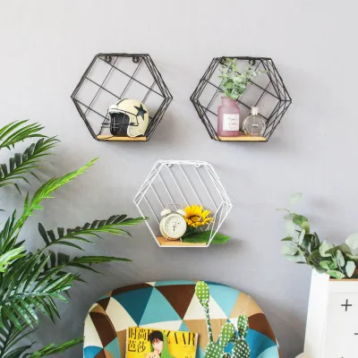 Nordic Metal Grid/stripe Wall Hanging Shelf Rack Hexagon Convenient Storage Rack Holder Geometric Figure Wall Home Decoration
Nordic Metal Grid/stripe Wall Hanging Shelf Rack Hexagon Convenient Storage Rack Holder Geometric Figure Wall Home Decoration