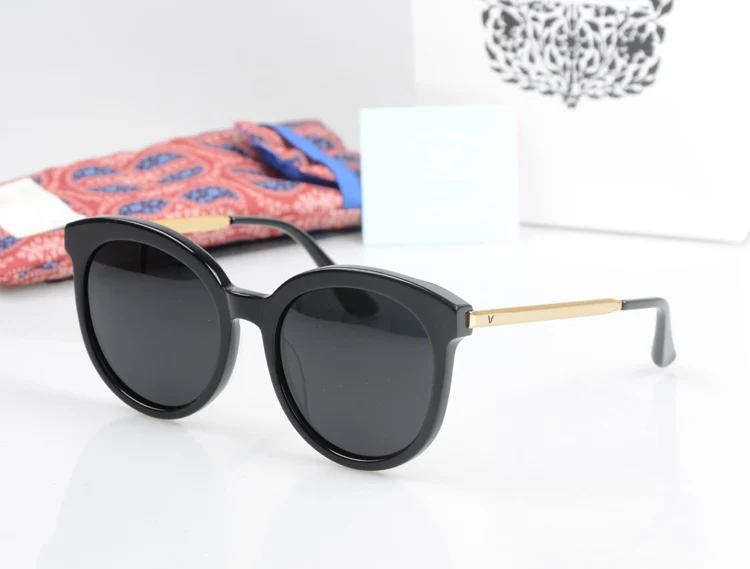 2016 Polarized Driving Sunglasses for Women Gentle Brand Love some Designer Round Frame Sun Glasses Eyewear Oculos Gafas de sol
2016 Polarized Driving Sunglasses for Women Gentle Brand Love some Designer Round Frame Sun Glasses Eyewear Oculos Gafas de sol