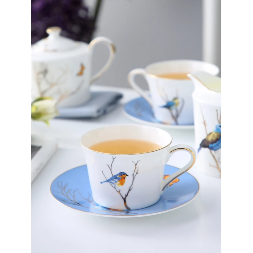 Luxury coffee cups and saucers English Afternoon Tea party Bone China tea cup set ceramic coffee set Scented tea Drinking
Luxury coffee cups and saucers English Afternoon Tea party Bone China tea cup set ceramic coffee set Scented tea Drinking