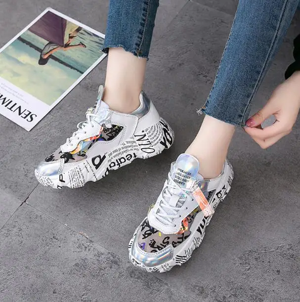2019 Autumn Female Thick Bottom Sneakers Mixed Colors Round Toe Platform Shoes Women Flats Casual Shoes Ladies Running Shoes
2019 Autumn Female Thick Bottom Sneakers Mixed Colors Round Toe Platform Shoes Women Flats Casual Shoes Ladies Running Shoes